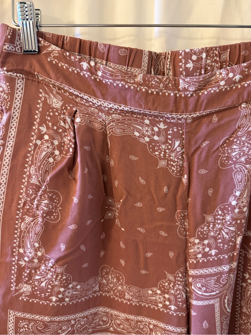 Women's Printed Wide-Leg Pants - Dusty Rose - Picture 3 of 10